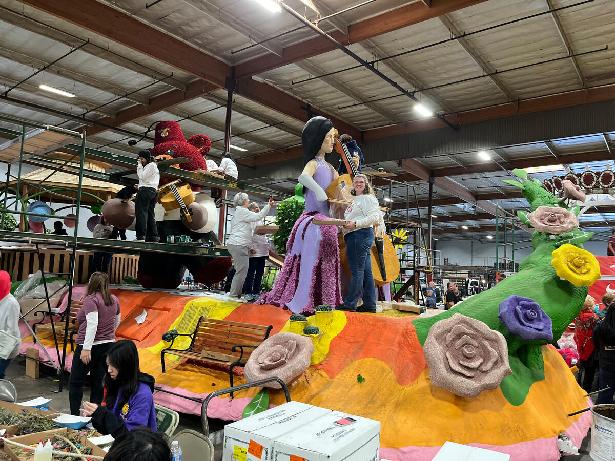 Rose Parade Float Decorating - Shriners' Children's - 2023 (for 2024 parade)